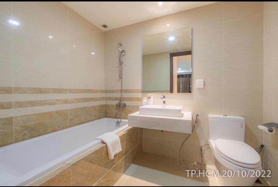 Căn hộ Spacious With View In District 7 TP. Hồ Chí Minh